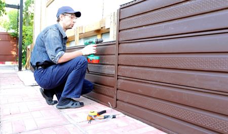 How To Know When To Call For Siding Repair